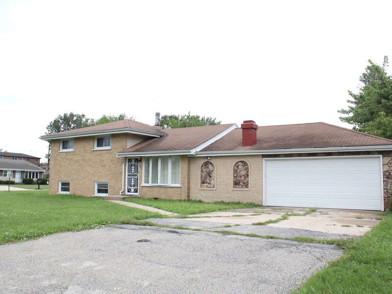 7902 W 77th Street Bridgeview IL 60455