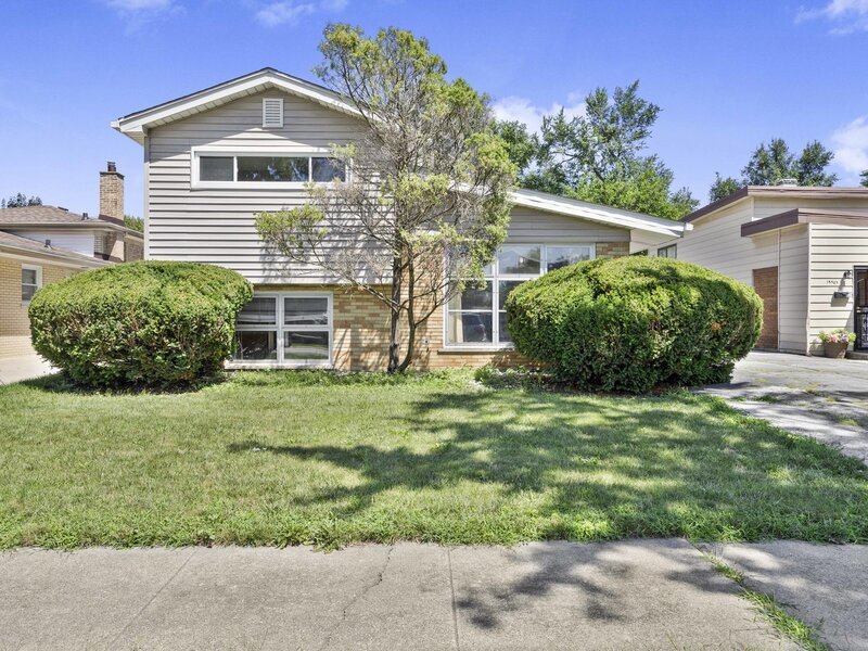 15539 Dobson Avenue Dolton IL 60419