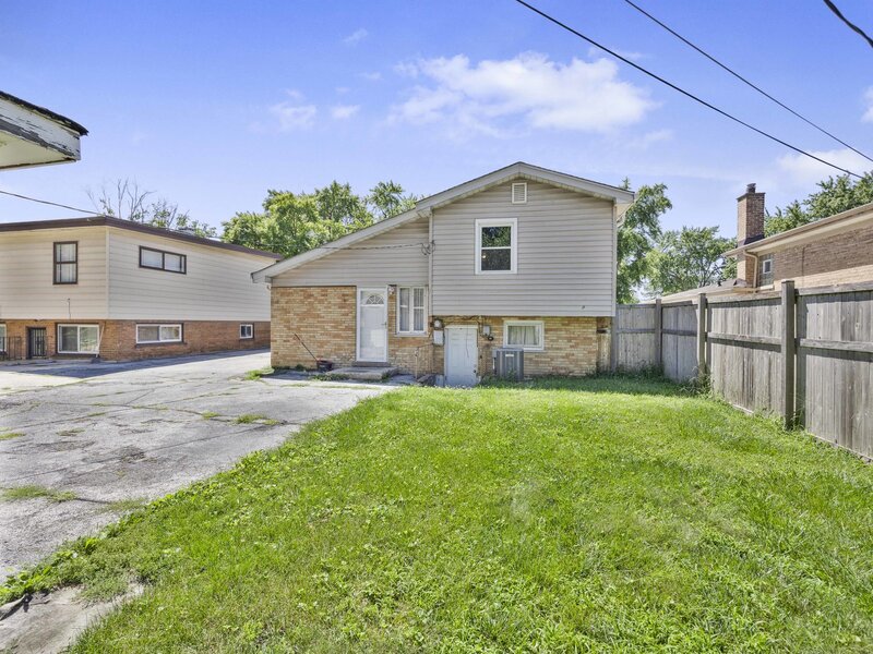 15539 Dobson Avenue Dolton IL 60419