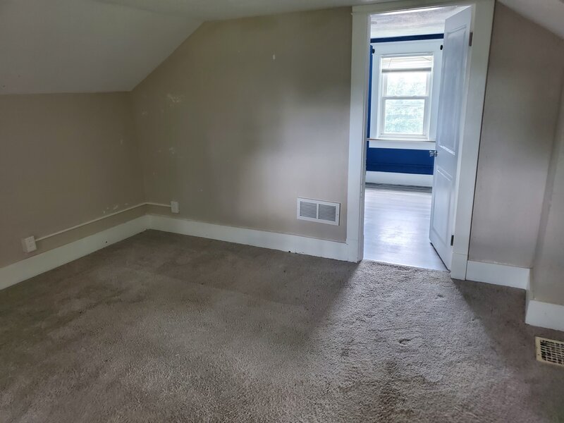 1623 W Pleasant Street Davenport IA 52804