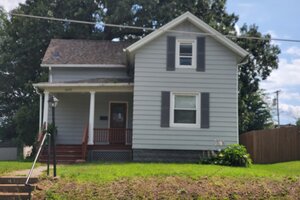 Photo of 1623 W Pleasant Street Davenport IA 52804