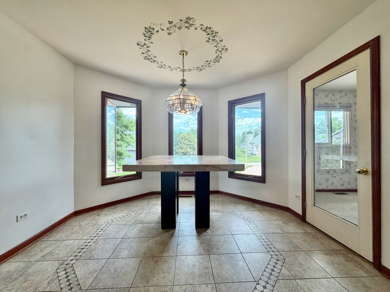 1 Genesee Court Bolingbrook IL 60440