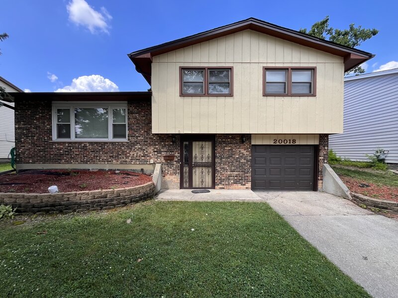 20018 Lakewood Avenue Lynwood IL 60411