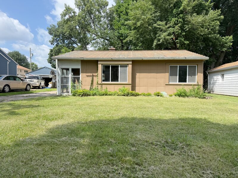 2113 22 1/2 Avenue Rock Island IL 61201