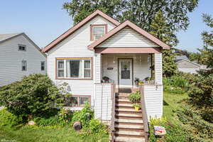 Photo of 10230 S Turner Avenue Evergreen Park IL 60805