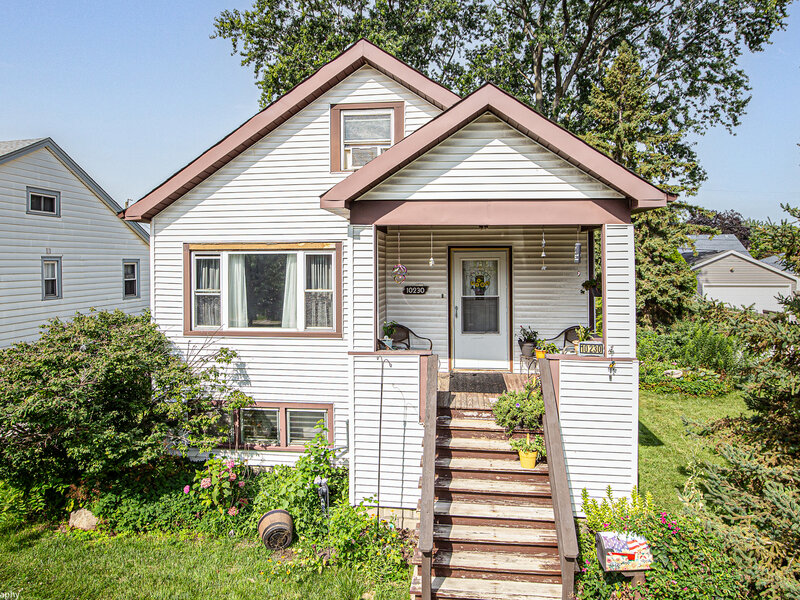 10230 S Turner Avenue Evergreen Park IL 60805