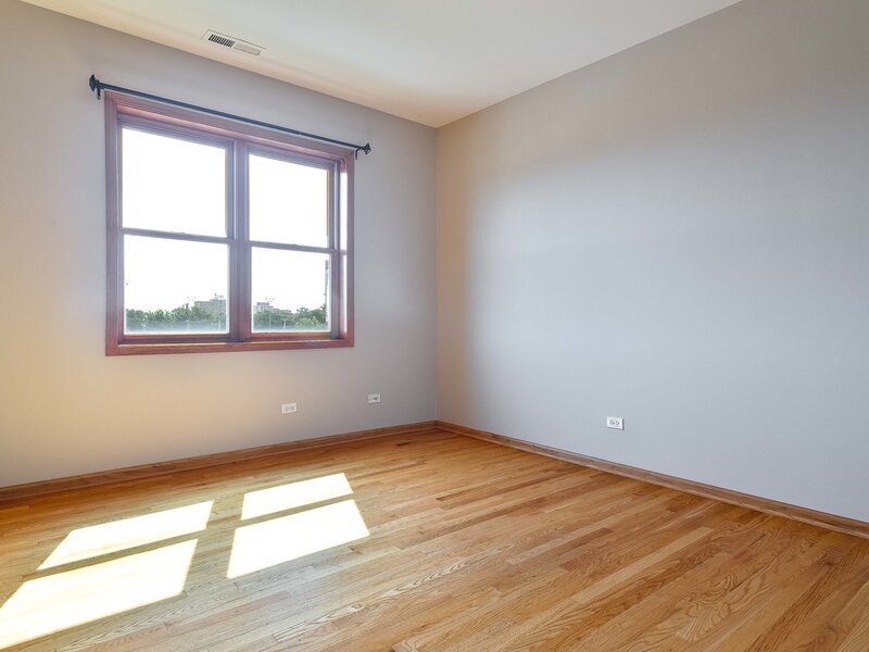 641 E Pershing Avenue Chicago IL 60653