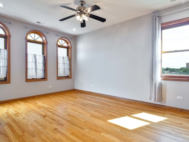641 E Pershing Avenue Chicago IL 60653