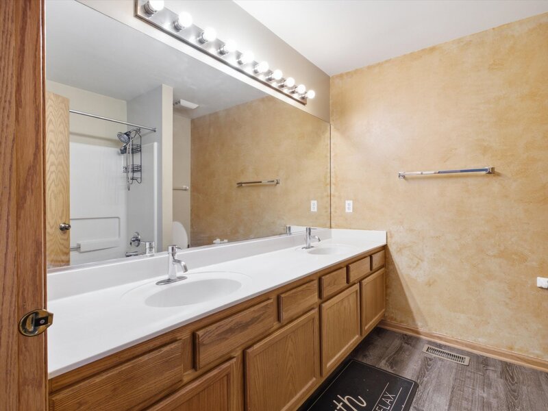 1986 Wedgewood Circle Romeoville IL 60446
