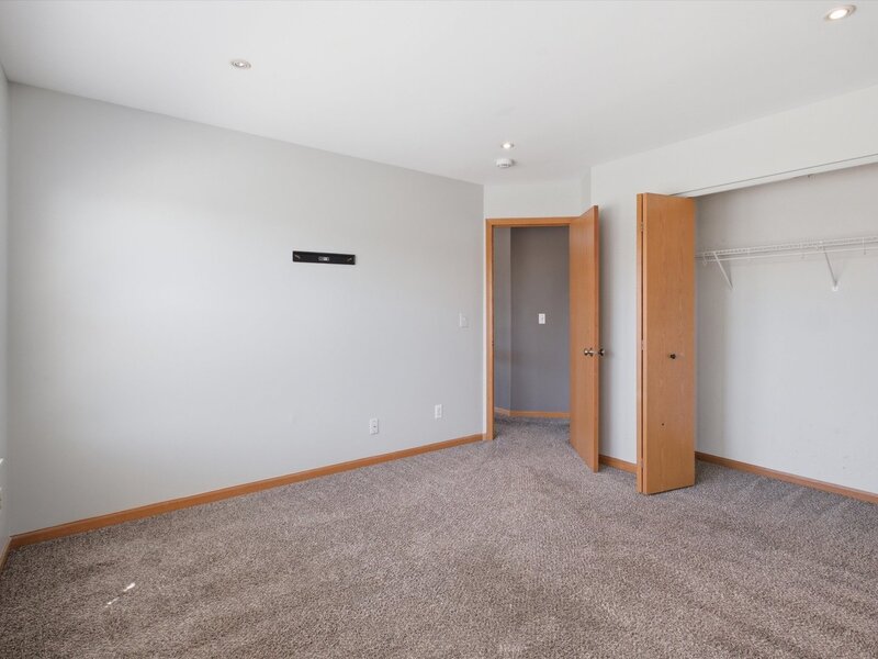 1986 Wedgewood Circle Romeoville IL 60446