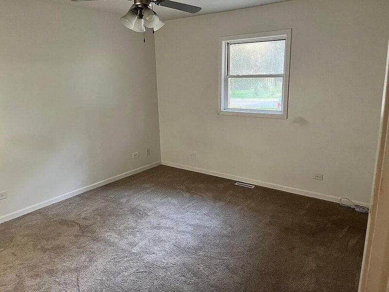 4812 W Howard Street Mchenry IL 60051
