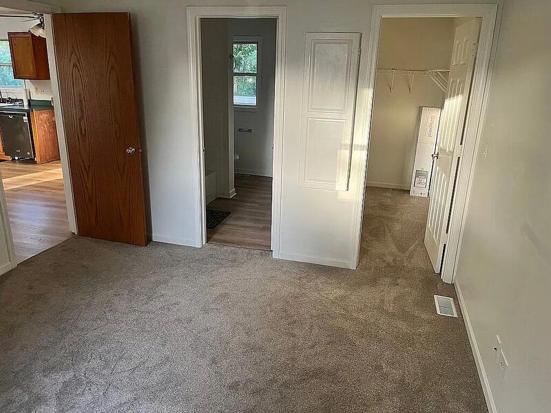 4812 W Howard Street Mchenry IL 60051