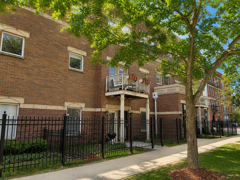 803 E 41st Street Chicago IL 60653