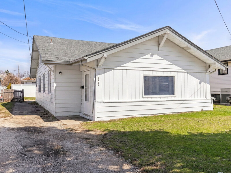 803 1st Avenue Joliet IL 60433