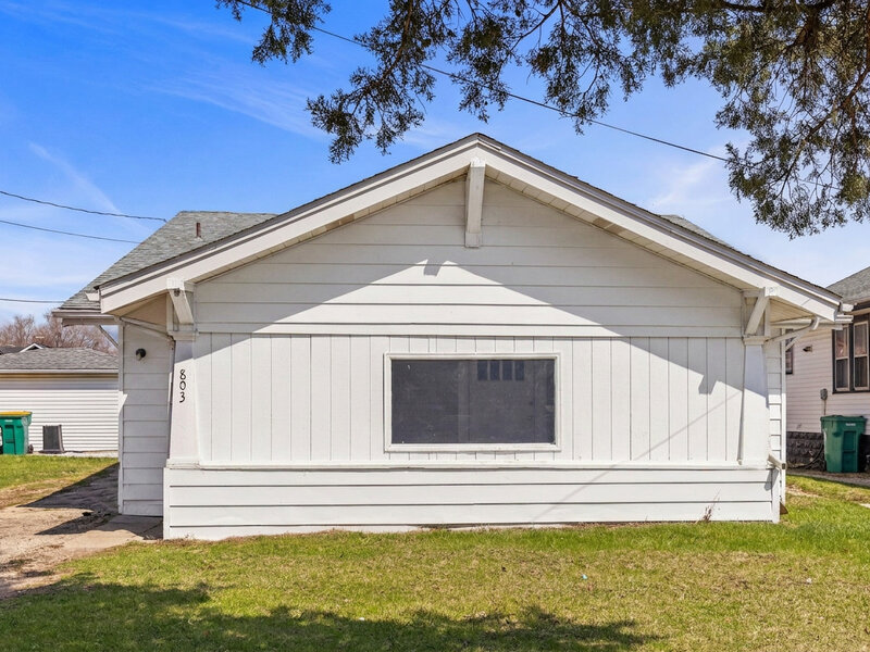 803 1st Avenue Joliet IL 60433