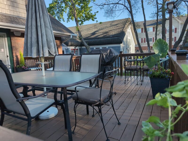 417 N Hough Street Barrington IL 60010