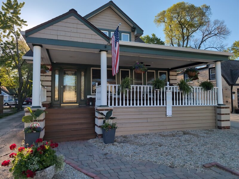 417 N Hough Street Barrington IL 60010