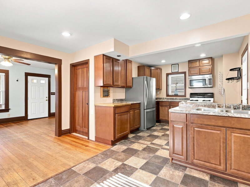 4429 16th Avenue Rock Island IL 61201