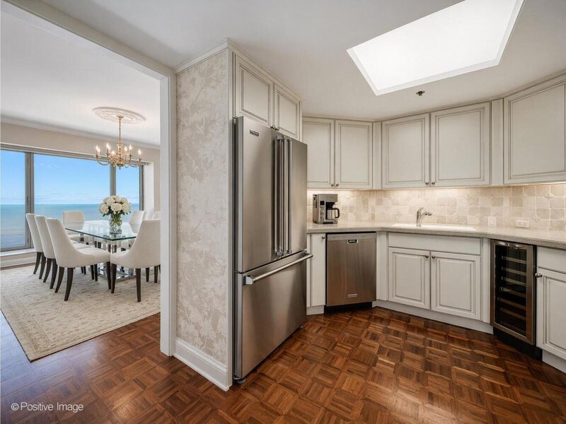 950 N Michigan Avenue Chicago IL 60611
