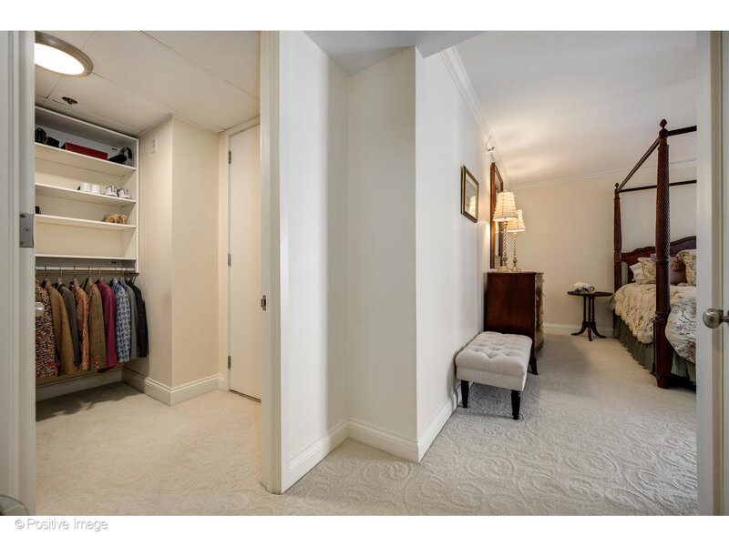 950 N Michigan Avenue Chicago IL 60611