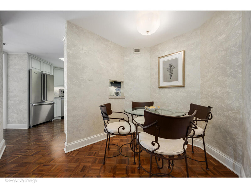 950 N Michigan Avenue Chicago IL 60611
