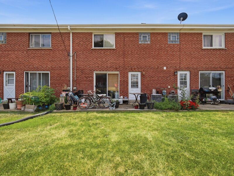 1150 N Boxwood Drive Mount Prospect IL 60056