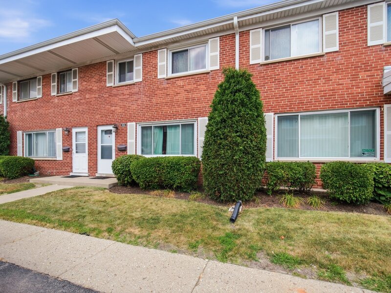 1150 N Boxwood Drive Mount Prospect IL 60056