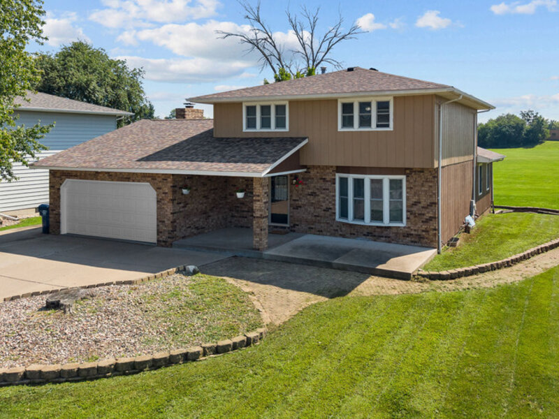 3027 Kelling Street Davenport IA 52804