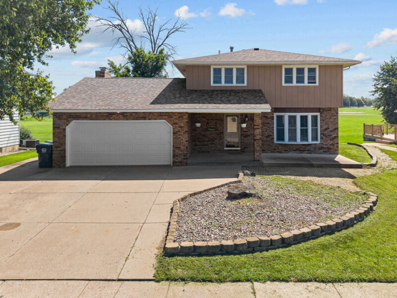 3027 Kelling Street Davenport IA 52804