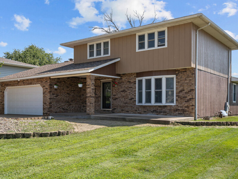 3027 Kelling Street Davenport IA 52804