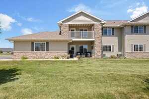 Photo of 400 E Franklin Street Eldridge IA 52748 Unit 201