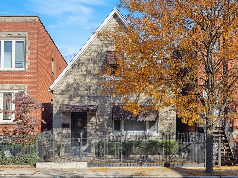 2242 W Taylor Street Chicago IL 60612