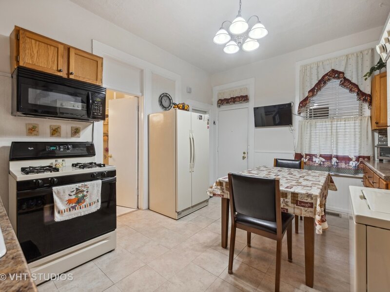 2242 W Taylor Street Chicago IL 60612