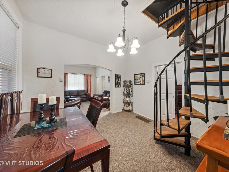 2242 W Taylor Street Chicago IL 60612