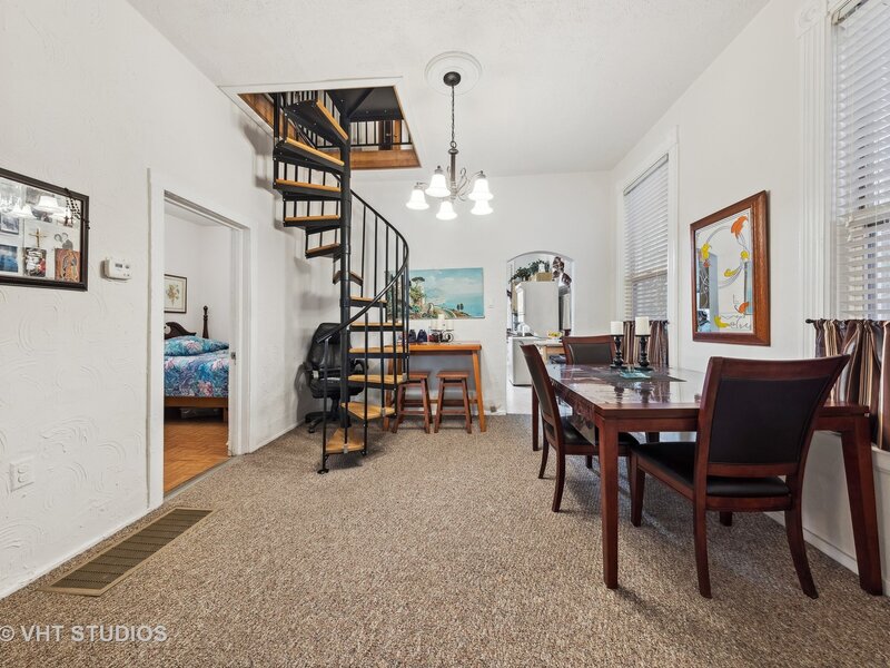 2242 W Taylor Street Chicago IL 60612
