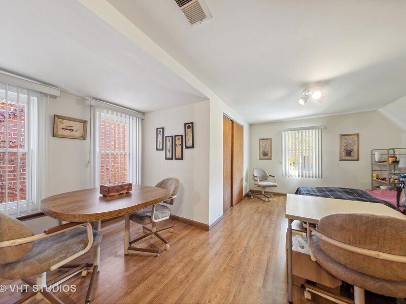 2242 W Taylor Street Chicago IL 60612