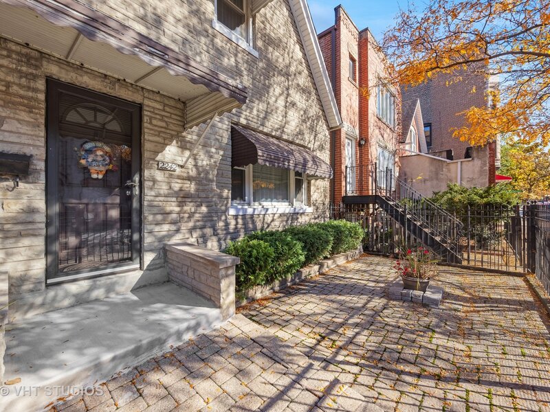 2242 W Taylor Street Chicago IL 60612