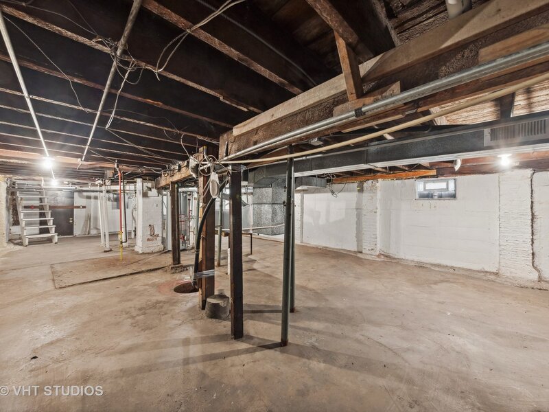 2242 W Taylor Street Chicago IL 60612