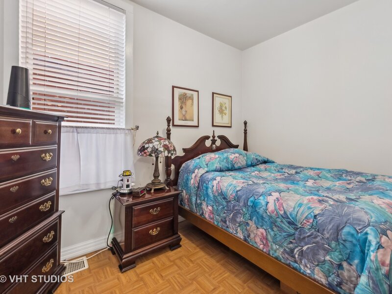 2242 W Taylor Street Chicago IL 60612