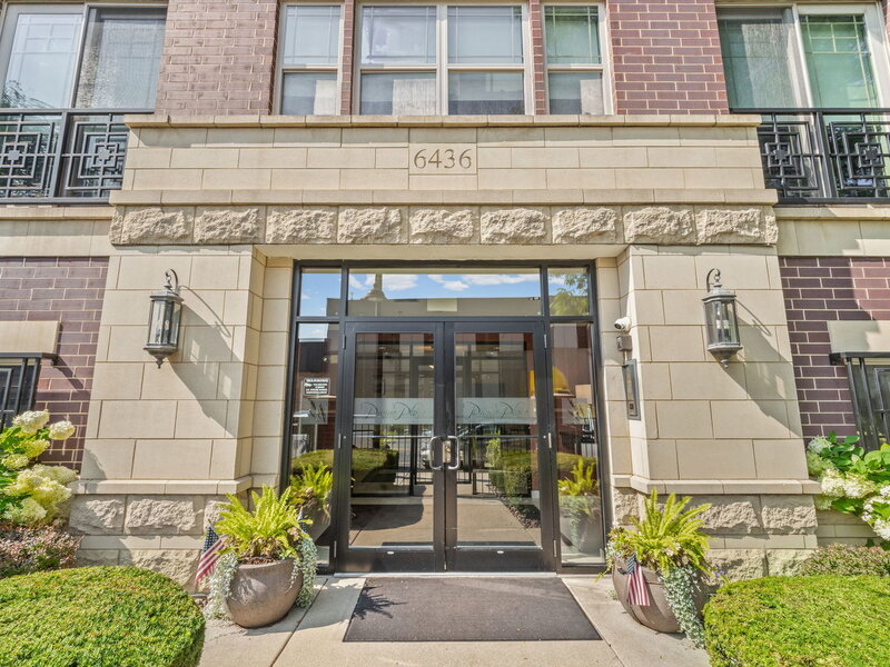 6436 Roosevelt Road Oak Park IL 60304