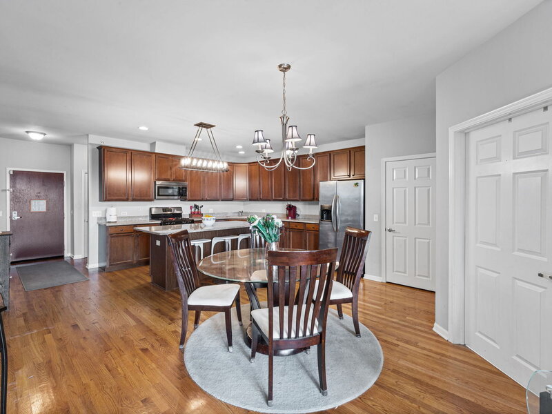 6436 Roosevelt Road Oak Park IL 60304