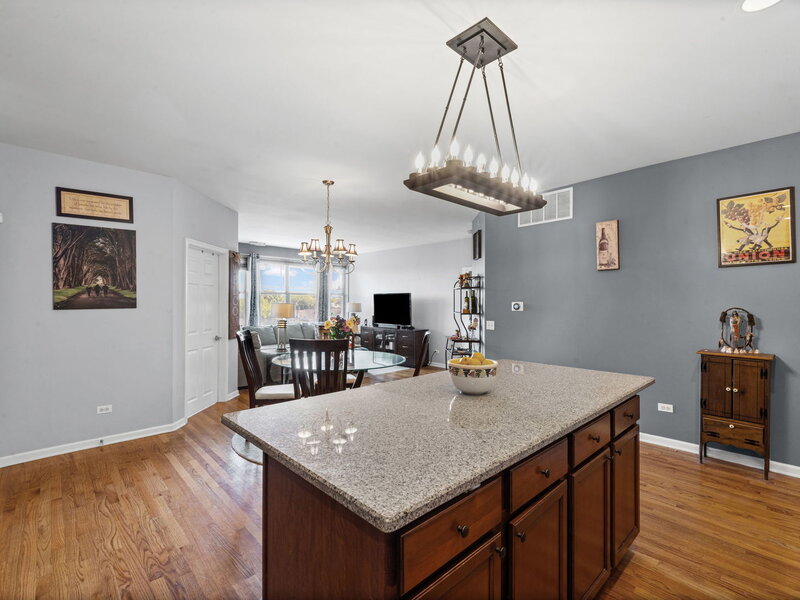 6436 Roosevelt Road Oak Park IL 60304