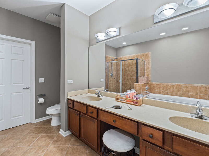 6436 Roosevelt Road Oak Park IL 60304