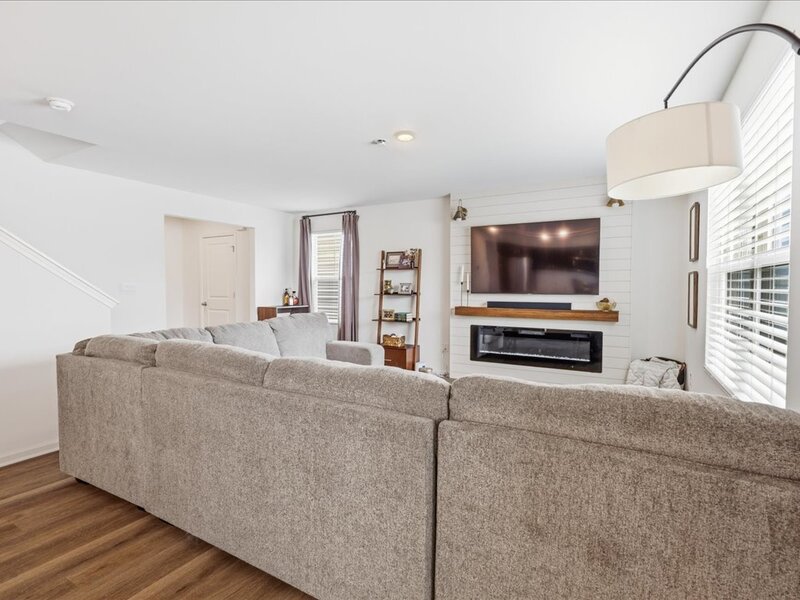 116 Fieldcrest Avenue Hampshire IL 60140
