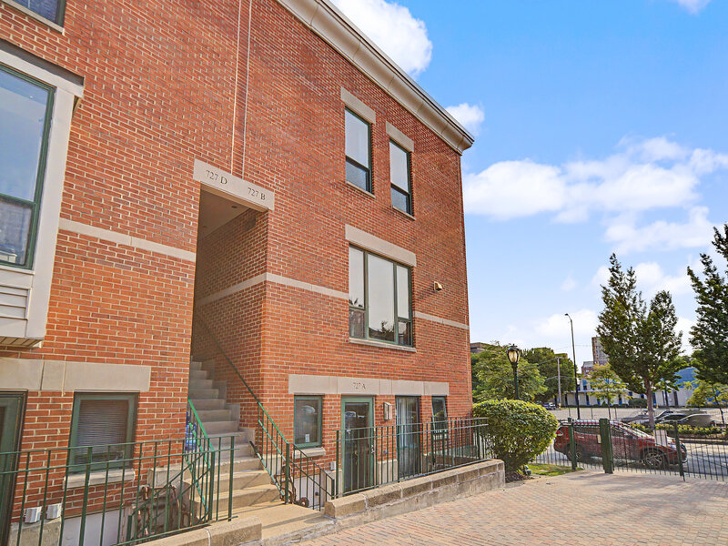 727 S Ashland Avenue Chicago IL 60607