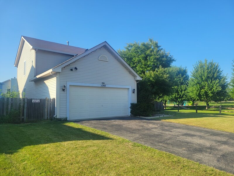 1202 E Greystone Drive Round Lake Beach IL 60073