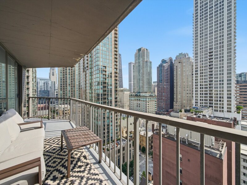 10 E Ontario Street Chicago IL 60611