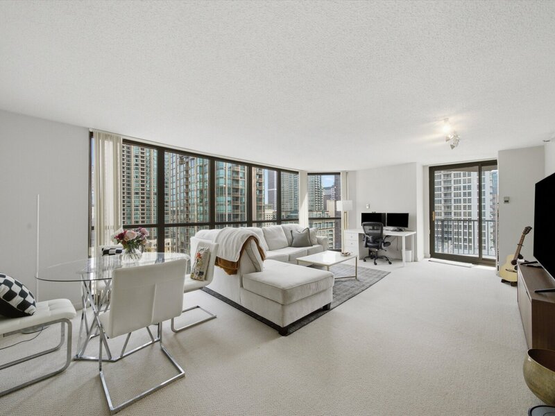 10 E Ontario Street Chicago IL 60611