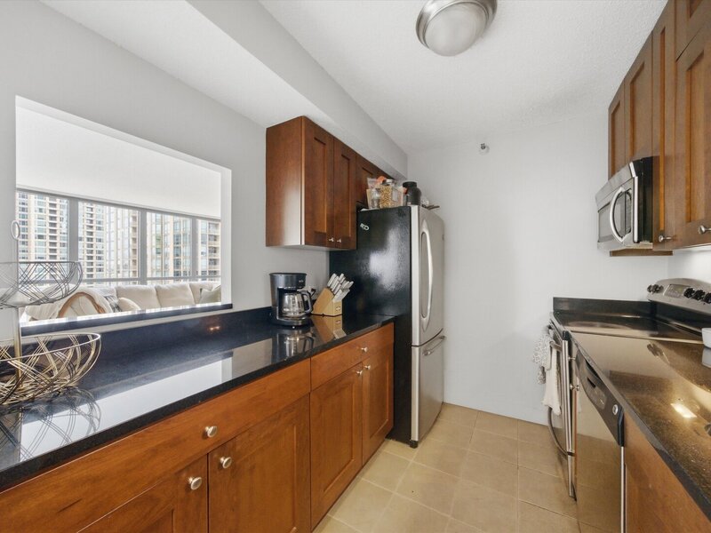 10 E Ontario Street Chicago IL 60611