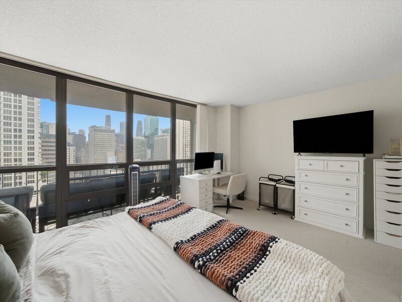 10 E Ontario Street Chicago IL 60611